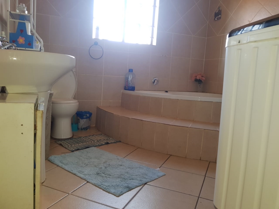 3 Bedroom Property for Sale in Geelhoutpark North West